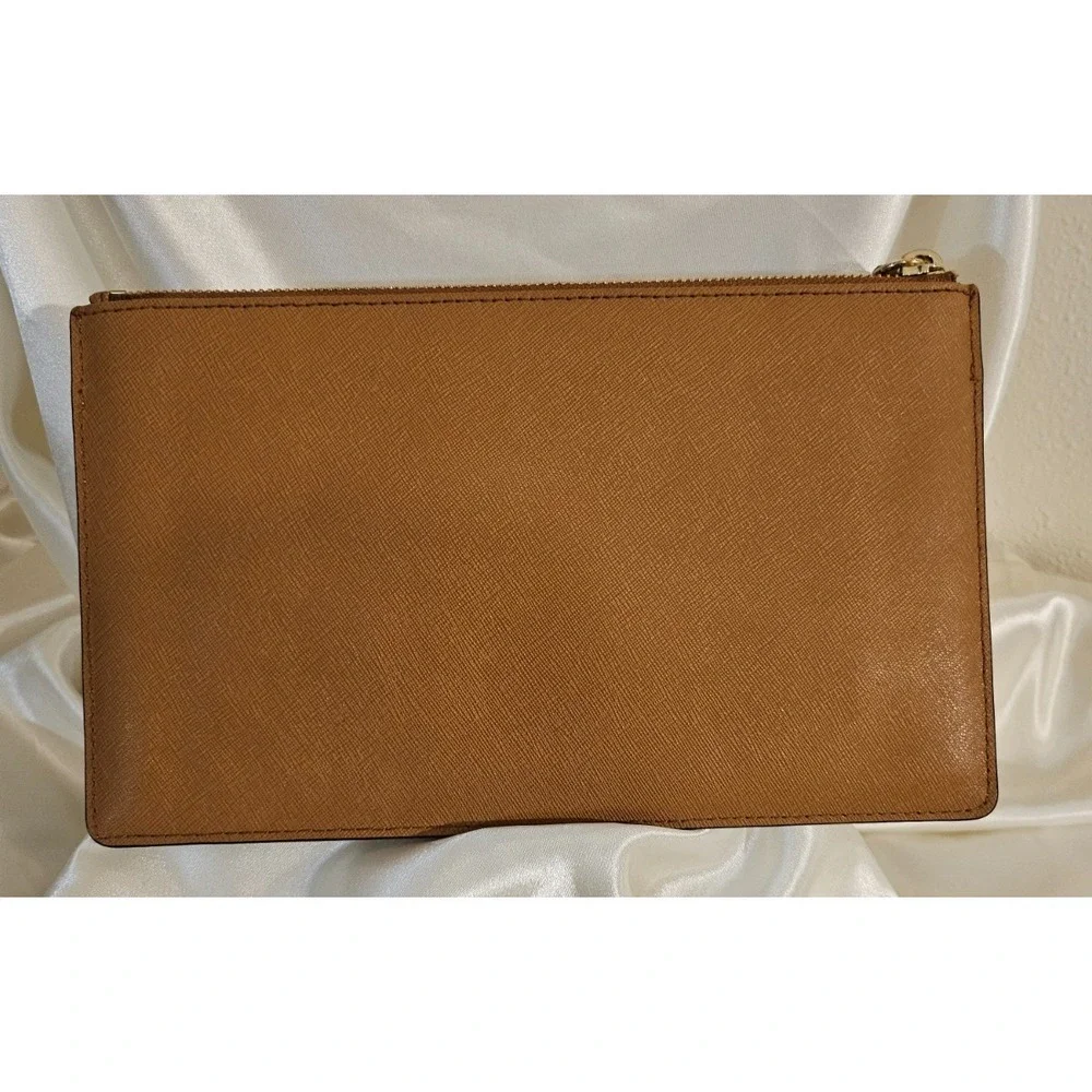 Michael Kors Large(10.5 x 6) Top Zip Leather Pouch/Wristlet/Makeup Bag/Tan/White